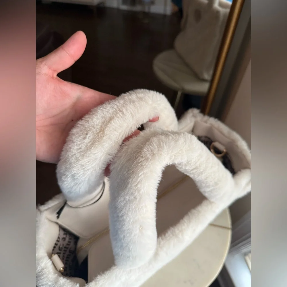 Juicy Couture Cream White Faux Fur Tote Bag Crossbody - Picture 5 of 9